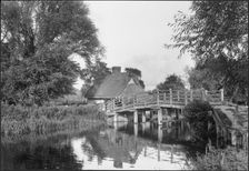 Flatford Bridge, Flatford Mill, East Bergholt, Babergh, Suffolk, 1930-1946. Creator: J Dixon Scott