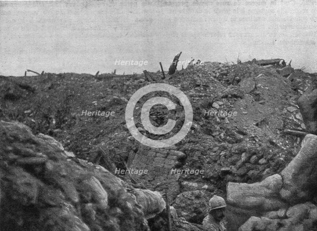'Fleury-devant-Douamont: La reprise du village; Emplacement de l'eglise de Fleury apres la..., 1916. Creator: Unknown.