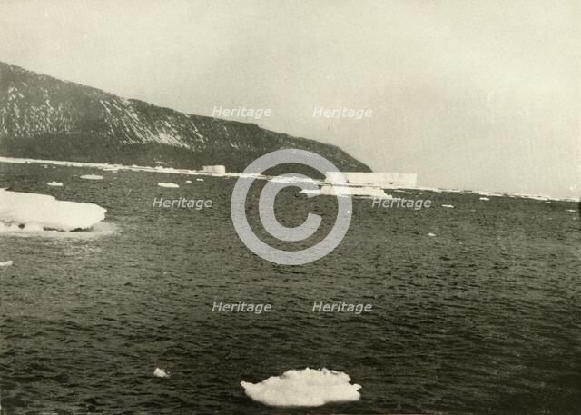 'Floating Ice off Cape Adare', c1908, (1909).  Artist: Unknown.