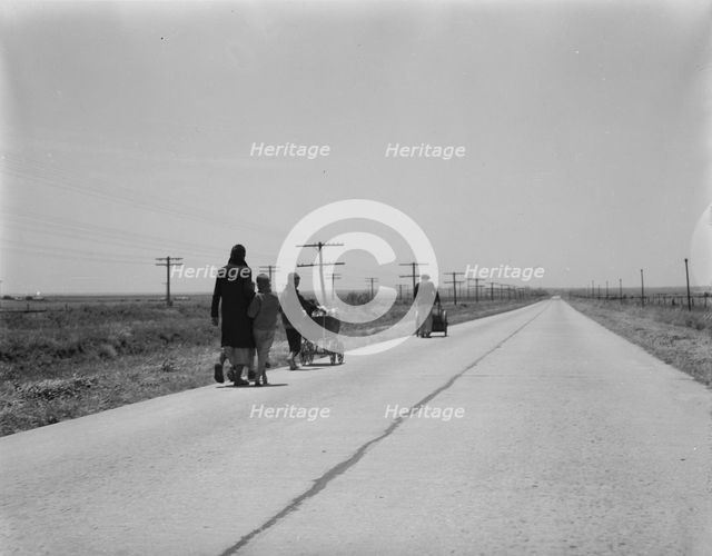 Flood refugees, four miles out of Memphis, Hall County, Texas, 1937. Creator: Dorothea Lange.