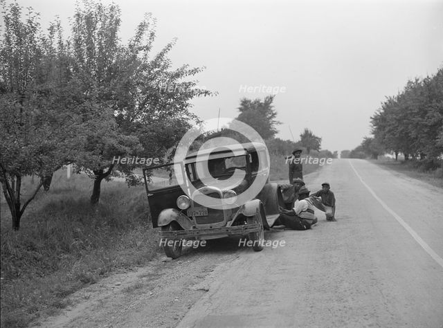 Flood refugees near Memphis, Texas, 1937. Creator: Dorothea Lange.