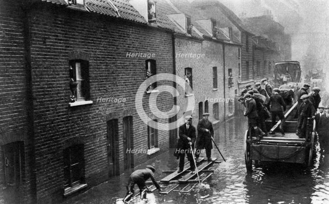 Flooding of London, January 1928 (1937). Artist: Fox