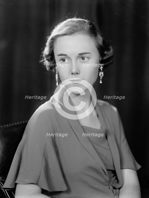 Florence Asher - Portrait, 1933. Creator: Harris & Ewing.