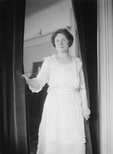 Florence Macbeth, between c1915 and c1920. Creator: Bain News Service