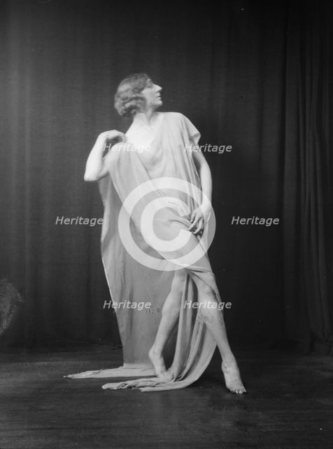 Florence Noyes dancers, between 1915 and 1918. Creator: Arnold Genthe.