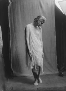 Florence Noyes dancers, between 1915 and 1918. Creator: Arnold Genthe