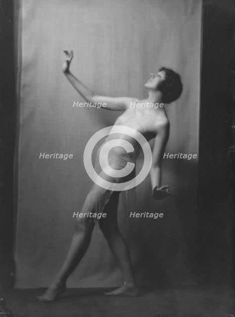 Florence Noyes dancers, between 1915 and 1918. Creator: Arnold Genthe.