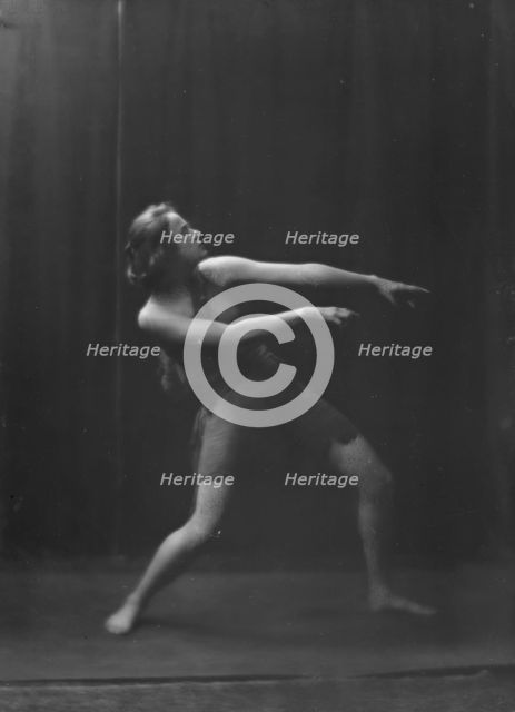 Florence Noyes dancers, between 1915 and 1918. Creator: Arnold Genthe.