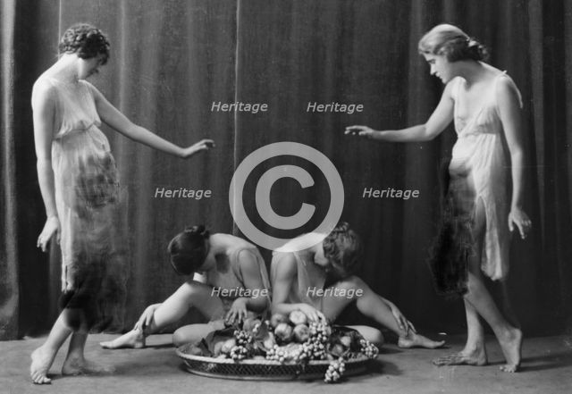 Florence Noyes dancers, between 1915 and 1918. Creator: Arnold Genthe.