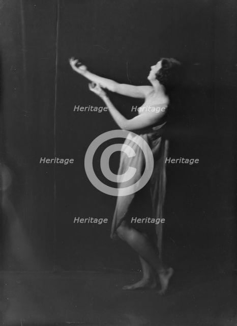 Florence Noyes dancers, between 1915 and 1918. Creator: Arnold Genthe.