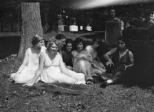 Florence Noyes dancers, portrait photograph, between 1915 and 1918. Creator: Arnold Genthe