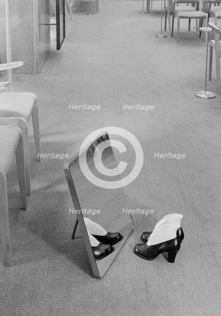Florsheim Shoes, business at 515 5th Ave., New York City, 1946. Creator: Gottscho-Schleisner, Inc.