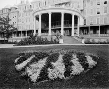 Flower shield at the Frontenac, Round Island, N.Y., between 1890 and 1906. Creator: Unknown