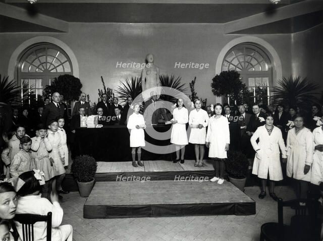 Francesc Macia, president of the Generalitat de Catalonia, in a ceremony with schoolchildren.