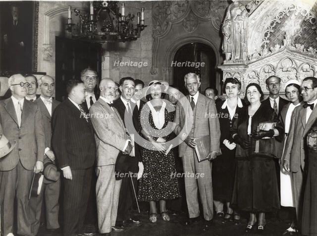 Francesc Macia, president of the Generalitat de Catalonia, together with the artist Apelles Mestr…