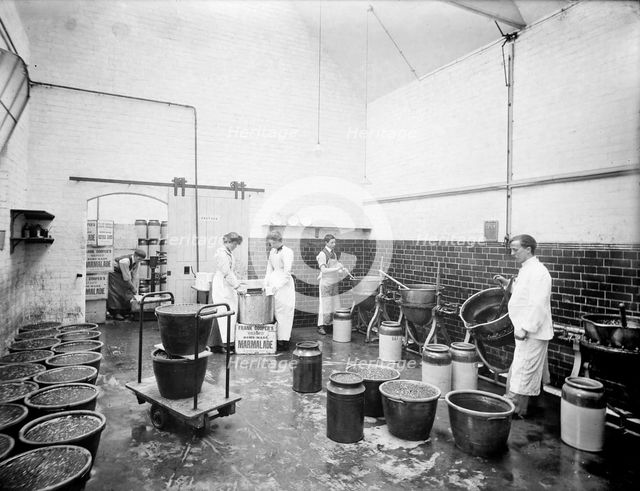 Frank Coopers Works, Victoria Buildings, Park End Street, Oxford, Oxfordshire, 1900.  Artist: Henry Taunt