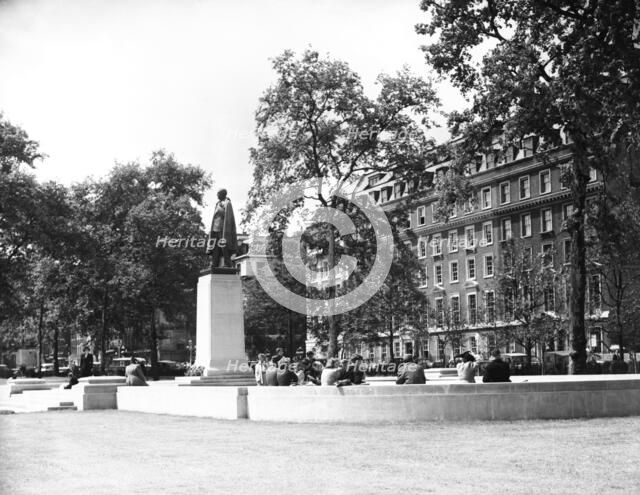 Franklin D. Roosevelt Memorial, Grosvenor Square, London, c1955.  Creator: Arthur Charles Kirby Ware.