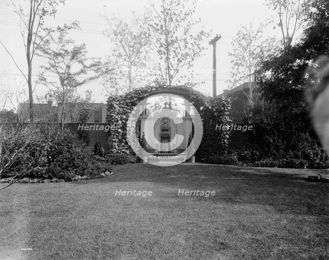 Franklin H. Walker fountain, Detroit, Mich., between 1905 and 1915. Creator: Unknown.