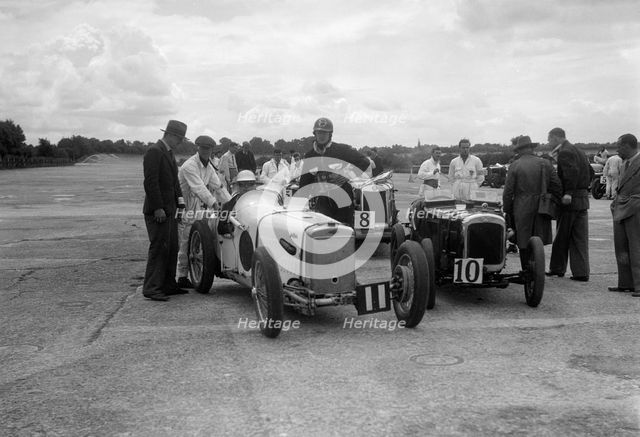 Frazer-Nash, Lea-Francis and Austin 7 at the LCC Relay GP, Brooklands, 25 July 1931. Artist: Bill Brunell.
