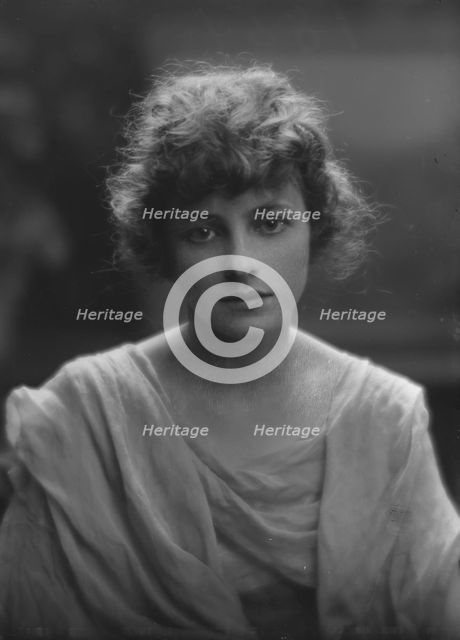 Frech, Grace, Miss, portrait photograph, 1917 Apr. 21. Creator: Arnold Genthe.