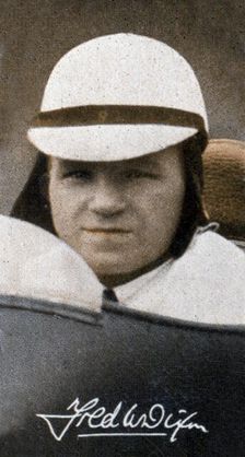 Fred Dixon, English motorcycle racer, 1935