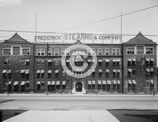 Fred Stearns lab, Detroit, Mich., between 1910 and 1920. Creator: Unknown.