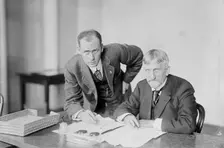 Frederick Mears, 1st Lt., Cav., U.S.A., left, with William C. Edes, 1914. Creator: Harris & Ewing