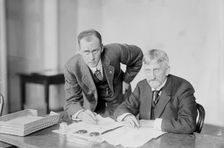 Frederick Mears, 1st Lt., Cav., U.S.A., left, with William C. Edes, 1914. Creator: Harris & Ewing