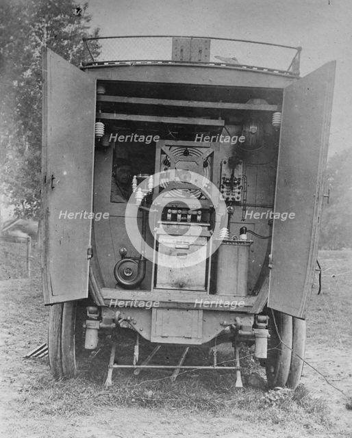 French field wireless, between c1915 and 1918. Creator: Bain News Service.