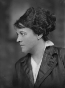French, Pauline, Miss, portrait photograph, 1915. Creator: Arnold Genthe