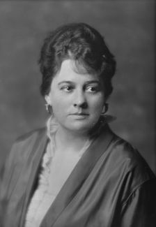 French, Pauline, Miss, portrait photograph, 1915. Creator: Arnold Genthe