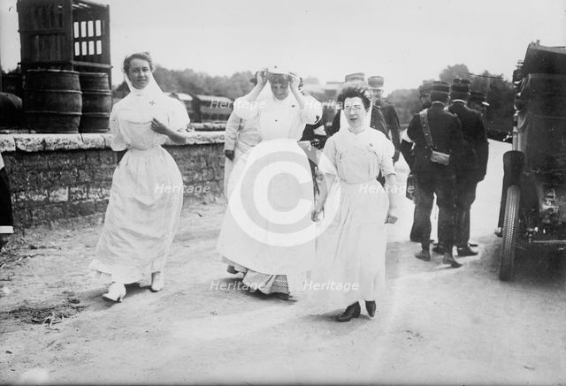 French Red Cross nurses, between c1914 and c1915. Creator: Bain News Service.