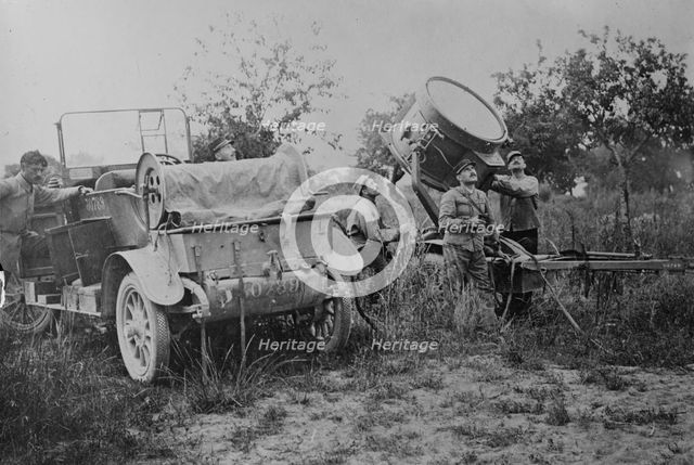 French searchlight for aircraft, between c1915 and 1918. Creator: Bain News Service.