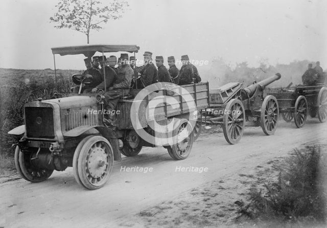 French Siege gun & motor tractor, between c1914 and c1915. Creator: Bain News Service.