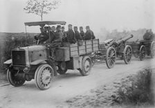 French Siege gun & motor tractor, between c1914 and c1915. Creator: Bain News Service