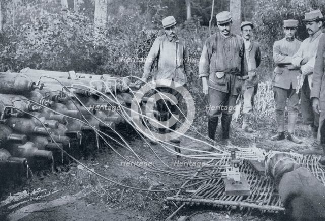 French soldiers with gas cylinders, World War I, 1915. Artist: Unknown