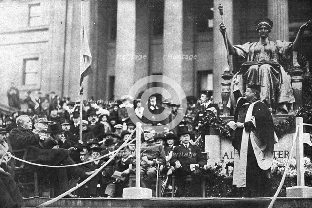 '<<Freres Dans la Meme Cause>>; A Columbia (Pensylvanie) le 10 mai: la harangue a nos..., 1917. Creator: Unknown.