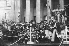 <<Freres Dans la Meme Cause>>; A Columbia (Pensylvanie) le 10 mai: la harangue a nos..., 1917. Creator: Unknown