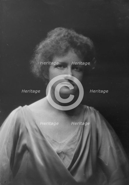 Frick, Helen, Miss, portrait photograph, 1917 Oct. 30. Creator: Arnold Genthe.