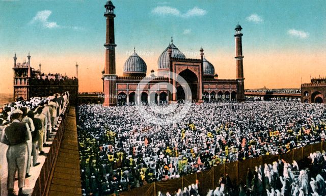 Friday prayers, Jama Masjid, Delhi, India, early 20th century. Artist: Unknown