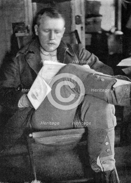 'Fridtjof Nansen after his wash and brush up', 1896 (1899).  Artist: Frederick George Jackson