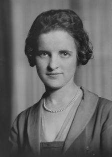Friend of Miss Alice Carr, portrait photograph, 1918 Apr. 8. Creator: Arnold Genthe