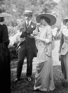Friendship Charity Fete, 1913. Creator: Harris & Ewing