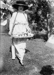 Friendship Charity Fete - Gladys Ingalls, 1913. Creator: Harris & Ewing