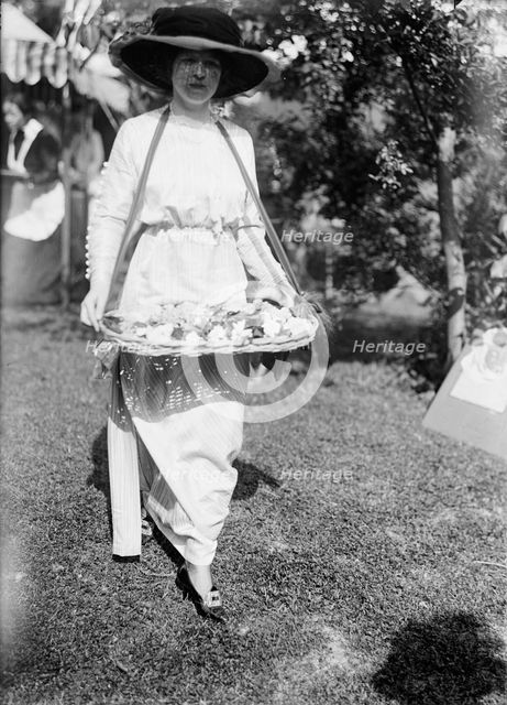 Friendship Charity Fete - Gladys Ingalls, 1913. Creator: Harris & Ewing.
