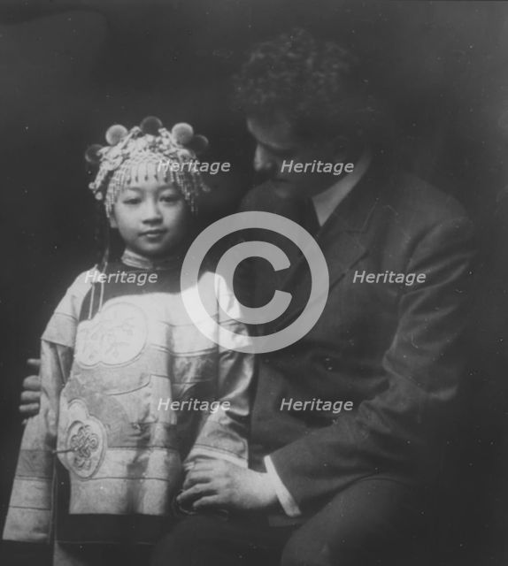 Friends, Chinatown, San Francisco, between 1896 and 1906. Creator: Arnold Genthe.