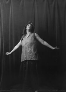 Frijsh, Povla, Miss, portrait photograph, 1917 Apr. 17. Creator: Arnold Genthe