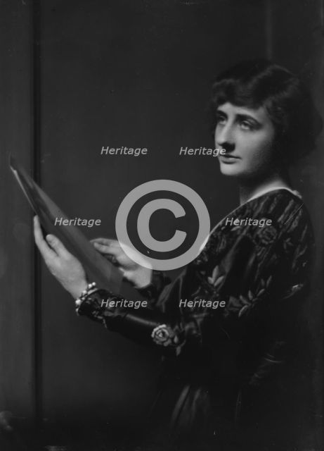 Frost, Lucille, Miss, portrait photograph, 1914 Mar. 26. Creator: Arnold Genthe.
