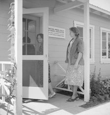 FSA camp for migratory agricultural workers, Farmersville, Tulare County, California, 1939 Creator: Dorothea Lange