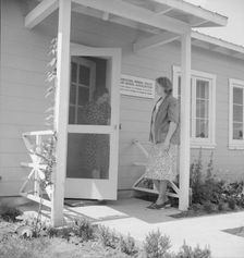 FSA camp for migratory agricultural workers, Farmersville, Tulare County, California, 1939 Creator: Dorothea Lange